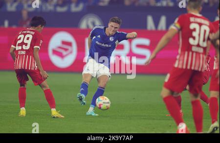 Schalke, Deutschland. 30. Okt, 2022. firo : 30.10.2022, Fußball, Fußball, 1. Liga, erste 1. Bundesliga, Saison 2022/2023, FC Schalke - SC Freiburg Duels, Marius Bulter Credit: dpa/Alamy Live News Stockfoto