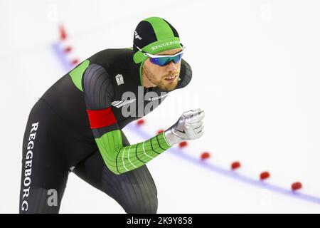 2022-10-30 14:30:33 Heerenveen - Patrick Roest in Aktion auf den 10.000 Metern während des WM-Qualifying-Turniers in Thialf. ANP VINCENT JANNINK niederlande Out - belgien Out Stockfoto