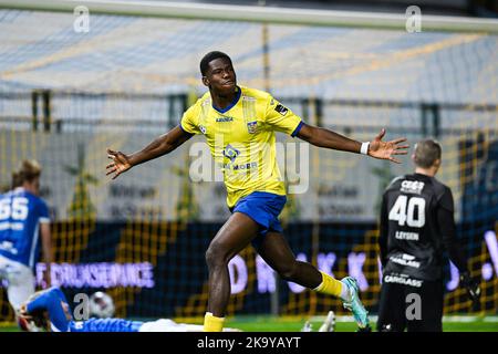 Beverens Thierno Barry feiert am Sonntag, den 30. Oktober 2022, in Beveren-Waas, am 11. Tag der 'Challenger Pro League' 1B. Division der belgischen Meisterschaft 2022-2023, nach einem Treffer bei einem Fußballspiel zwischen SK Beveren und Jong Genk. BELGA FOTO TOM GOYVAERTS Stockfoto