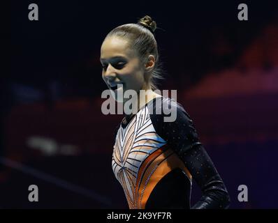 Liverpool, Großbritannien. 30.. Oktober 2022, M&amp;S Bank Arena, Liverpool, England; 2022 World Artistic Gymnastics Championships; Women's Qualification Uneven Bars -Naomi Visser (NED) Credit: Action Plus Sports Images/Alamy Live News Stockfoto