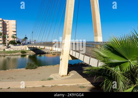 FUENGIROLLA, SPANIEN - 17. SEPTEMBER 2022: Armada-Brücke in Fuengirola, Spanien am 17. September 2022 Stockfoto