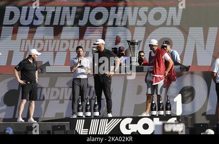Miami, Usa. 30. Oktober 2022. Dustin Johnson gewinnt die Einzel-Meisterschaft bei der LIV Golf Team Championship beim Trump National Doral Miami in Miami, FL Sonntag, 30. Oktober 2022. Foto von Thom Baur/UPI Credit: UPI/Alamy Live News Stockfoto