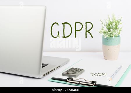 Text mit Inspiration GDPR. Konzept Bedeutung Regulierung im EU-Recht zum Datenschutz und zur Privatsphäre in der Europäischen Union Lap Top, Clipboard with Paper Stockfoto