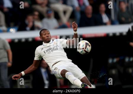 Madrid, Spanien. 30. Oktober 2022. Madrid Spanien; 10.30.2022.- Real Madrid Spieler Alaba. Real Madrid zieht am Spieltag 12 mit Girona 1 im Spiel der Spanischen Fußballliga an. Das Spiel wird im Santiago Bernabeu Stadion in der Hauptstadt des Königreichs Spanien ausgetragen. Real Madrid Tor wurde von Vinicius Jr. 70' Girona Tor von Cristhian Stuani aus einem Elfmeter 80' Quelle: Juan Carlos Rojas/dpa/Alamy Live News Stockfoto