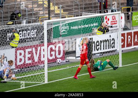 Historisches Damen-Fußballspiel in der Platinumcars Arena in Norrköping zwischen IFK Norrköping und Bergdalens IK im schwedischen Elitettan der zweiten Klasse. Stockfoto