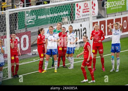 Historisches Damen-Fußballspiel in der Platinumcars Arena in Norrköping zwischen IFK Norrköping und Bergdalens IK im schwedischen Elitettan der zweiten Klasse. Stockfoto