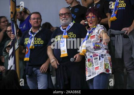 PalaRadi, Cremona, Italien, 30. Oktober 2022, Vanoli-Fans während der Vanoli Basket Cremona gegen Kienergia Rieti - Italienische Basketball Serie A2 Men Championship Stockfoto