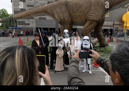 Santiago, Metropolitana, Chile. 30. Oktober 2022. Cosplayer nehmen an der Comic Con Convention in Santiago, Chile, am 30. Oktober 2022 Teil. (Bild: © Matias Basualdo/ZUMA Press Wire) Stockfoto