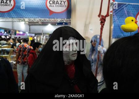 Santiago, Metropolitana, Chile. 30. Oktober 2022. Ein Cosplayer nimmt an der Comic Con Convention in Santiago, Chile, am 30. Oktober 2022 Teil. (Bild: © Matias Basualdo/ZUMA Press Wire) Stockfoto