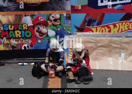 Santiago, Metropolitana, Chile. 30. Oktober 2022. Cosplayer nehmen an der Comic Con Convention in Santiago, Chile, am 30. Oktober 2022 Teil. (Bild: © Matias Basualdo/ZUMA Press Wire) Stockfoto