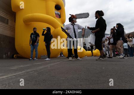 Santiago, Metropolitana, Chile. 30. Oktober 2022. Cosplayer nehmen an der Comic Con Convention in Santiago, Chile, am 30. Oktober 2022 Teil. (Bild: © Matias Basualdo/ZUMA Press Wire) Stockfoto