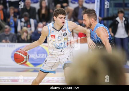 PalaRadi, Cremona, Italien, 30. Oktober 2022, Filippo Gallo (Vanoli Cremona) während der Vanoli Basket Cremona gegen Kienergia Rieti - Italienische Basketball Serie A2 Men Championship Stockfoto