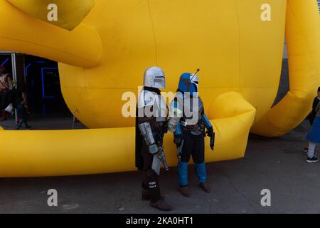 Santiago, Metropolitana, Chile. 30. Oktober 2022. Cosplayer nehmen an der Comic Con Convention in Santiago, Chile, am 30. Oktober 2022 Teil. (Bild: © Matias Basualdo/ZUMA Press Wire) Stockfoto