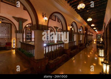 Souq Waqif Art Center im Souq Waqif, einem alten traditionellen Markt. Der Souq gilt als einer der besten Orte für Touristen in Doha. Landschaftlich reizvolle Architektur Stockfoto