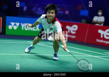 Paris, Frankreich. 30. Oktober 2022. HE Bingjiao aus China kehrt beim Finale der Frauen im Einzel gegen Carolina Marin aus Spanien beim Badmintonturnier French Open 2022 in Paris, Frankreich, am 30. Oktober 2022 zurück. Quelle: Tang Shi/Xinhua/Alamy Live News Stockfoto