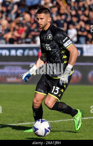 Guglielmo Vicario des FC Empoli in Aktion während des Fußballspiels der Serie A zwischen dem FC Empoli und Atalanta BC im Stadion Carlo Castellani in Empoli (IT Stockfoto