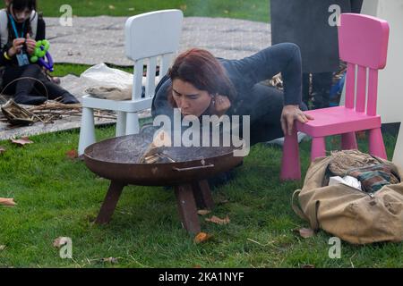 Ascot, Bergen, Großbritannien. 29.. Oktober 2022. Racegoers und ihre Familien genießen die Halloween und Jahrmarkt bei Ascot Races. Quelle: Maureen McLean/Alamy Stockfoto