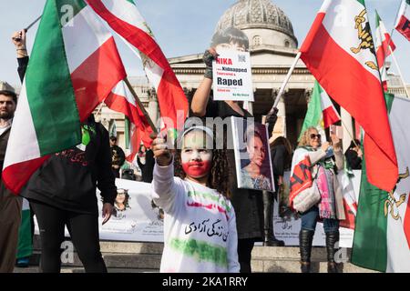 London, Großbritannien. 29. Oktober 2022. Ein Protest gegen das iranische Regime auf dem Trafalgar Square und Whitehall in London. Stockfoto