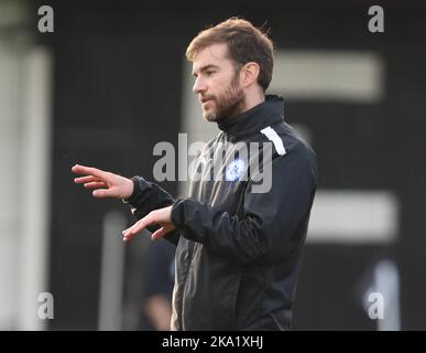 James Gibson Manager von Billericay Town Women während des FA Women's National League Plate Fußballmatches zwischen Maidenhead United Women und Billericay Stockfoto