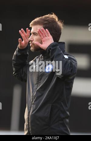 James Gibson Manager von Billericay Town Women während des FA Women's National League Plate Fußballmatches zwischen Maidenhead United Women und Billericay Stockfoto