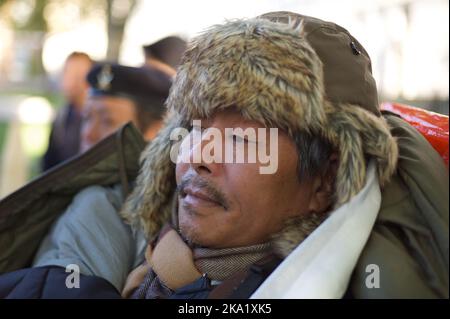 Gyanraj Rai trat am 7. 2013. November aus Protest gegen die Behandlung von Gurkhas durch die britische Regierung, Whitehall London, in einen Hungerstreik bis zum Tod. Stockfoto