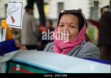 Gyanraj Rai trat am 7. 2013. November aus Protest gegen die Behandlung von Gurkhas durch die britische Regierung, Whitehall London, in einen Hungerstreik bis zum Tod. Stockfoto