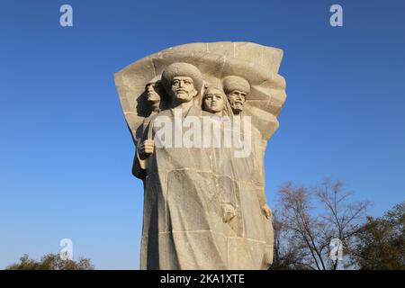 Platz der Erinnerung und Ehre, Straße Amir Timur, Dishon Kala (äußere Festung), Khiva, Provinz Khorezm, Usbekistan, Zentralasien Stockfoto