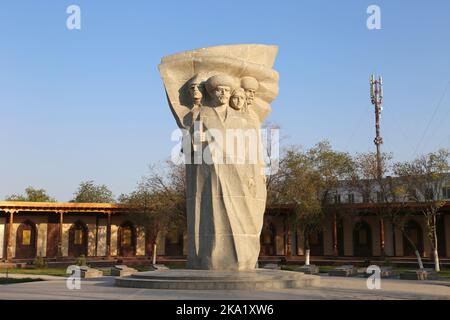 Platz der Erinnerung und Ehre, Straße Amir Timur, Dishon Kala (äußere Festung), Khiva, Provinz Khorezm, Usbekistan, Zentralasien Stockfoto