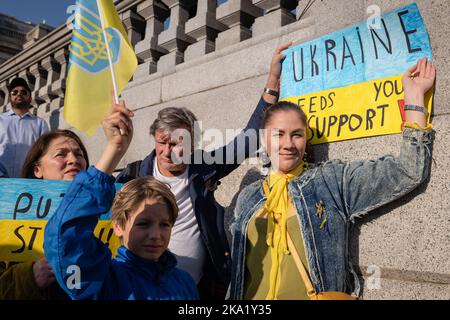 London, Großbritannien. 26. März 2022. Demonstration gegen die russische Invasion der Ukraine im Zentrum von London. Stockfoto