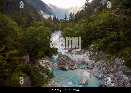 Einer der letzten wilden Flüsse Europas, der Soca Stockfoto
