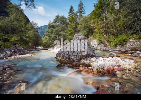 Einer der letzten wilden Flüsse Europas, der Soca Stockfoto