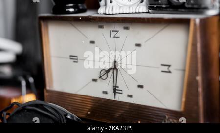 Altmodische Vintage-Uhren. Antikes Objekt Stockfoto
