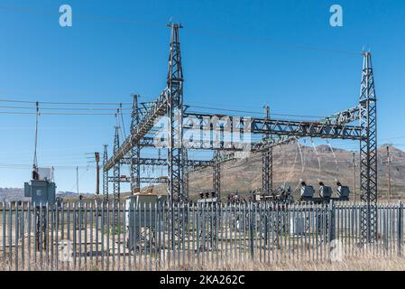 KOUE BOKKEVELD, SÜDAFRIKA - SEP 9, 2022: Leeurivier-Umspannwerk auf der Straße R303 in der Region Koue Bokkeveld in der Provinz Western Cape Stockfoto