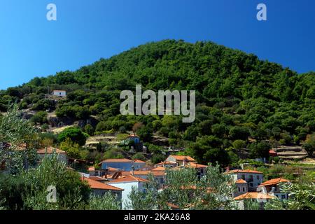 Das Bergdorf Lafionas, Nordlesbos, Nördliche Ägäische Inseln, Griechenland. Stockfoto