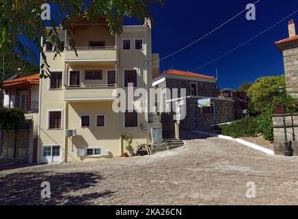 Das Bergdorf Lafionas, Nordlesbos, Nördliche Ägäische Inseln, Griechenland. Stockfoto