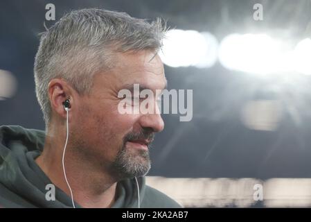 Schalke, Deutschland. 30. Okt, 2022. firo : 30.10.2022, Fußball, Fußball, 1. Liga, erste 1. Bundesliga, Saison 2022/2023, FC Schalke - SC Freiburg 0:2 . Portrait, Interview, Thomas Reis, Coach Schalke Credit: dpa/Alamy Live News Stockfoto