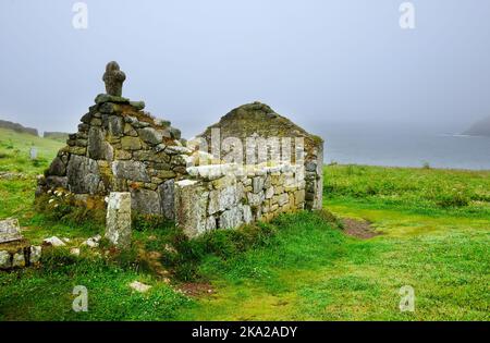 Das mittelalterliche St. Helen's Oratory, Cape Cornwall, Großbritannien - John Gollop Stockfoto