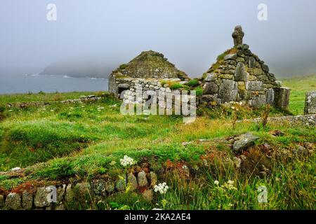 Das mittelalterliche St. Helen's Oratory, Cape Cornwall, Großbritannien - John Gollop Stockfoto