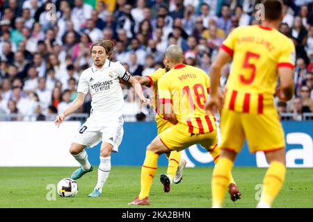 Luka Modric von Real Madrid während des Fußballspiels der spanischen Meisterschaft La Liga zwischen Real Madrid und dem FC Girona am 30. Oktober 2022 im Santiago Bernabeu-Stadion in Madrid, Spanien - Foto: Oscar J Barroso/DPPI/LiveMedia Stockfoto