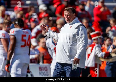 29. Oktober 2022 - Lincoln, NE. US Illinois Fighting Illini Cheftrainer Bret Bielemaon vor einem Fußballspiel der NCAA Division 1 zwischen Illinois Fighting Illini und den Nebraska Cornhuskers im Memorial Stadium in Lincoln, NE. .Illinois gewann 26-9.Teilnahme: 86,691,3 87. aufeinanderfolgende Ausverkauf.Michael Spomer/Cal Sport Media Stockfoto