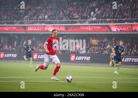 Silkeborg, Dänemark. 30. Oktober 2022. Mads Kaalund (17) von Silkeborg, WENN er während des Superliga-Spiels 3F zwischen Silkeborg IF und Viborg IF im Jysk Park in Silkeborg gesehen wurde. (Foto: Gonzales Photo/Alamy Live News Stockfoto