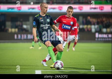 Silkeborg, Dänemark. 30. Oktober 2022. Zan Zaletel (5) von Viborg, WENN er während des Superliga-Spiels 3F zwischen Silkeborg IF und Viborg IF im Jysk Park in Silkeborg gesehen wurde. (Foto: Gonzales Photo/Alamy Live News Stockfoto