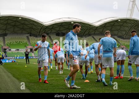 Melbourne, Australien. 30,Oktober 2022. Curtis Good erwärmt sich vor dem Start des Spiels Melbourne City gegen Wellington Phoenix der Runde 4 im AAMI Park Credit: James Forrester/Alamy Live News. Stockfoto