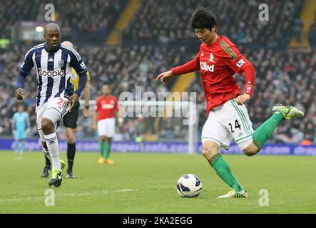 09. März 2013 - Fußball - Barclays Premiership Football - West Bromwich Albion Vs. Swansea City - Sung Yueng Ki von Swansea City Kreuze - Foto: Paul Roberts/Pathos. Stockfoto