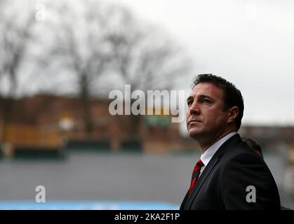 2.. Februar 2013 - npower Championship Football - Wolverhampton Wanderers vs. Cardiff City - Cardiff Manager Malky Mackay vor dem Start im Bild. - Foto: Paul Roberts/Pathos. Stockfoto