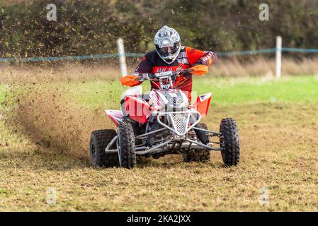 Bruce Stocker bei einem grasstrack Quad-Rennen. Donut Meeting Veranstaltung organisiert vom Southend & District Motorcycle Club, Essex, Großbritannien. Honda ATV Stockfoto