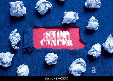 Textunterschrift mit dem Titel „Stop Cancer“. Wort für die Verwendung von verbotenen sportlichen LeistungsverbesserungMedikamente beenden Frau mit Einer Glühlampe Bild in Einer Grafik Stockfoto