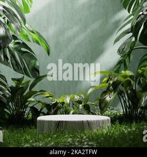 Weißes Marmorprodukt Display Podium im grünen Raum mit Gras Blumen und Sonnenschein Hintergrund. Thema der Produktpräsentation. Natur und Bio-Kosmetik Stockfoto