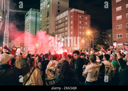Real Madrid-Fans feiern das Finale der Champions League gegen Manchester City Stockfoto