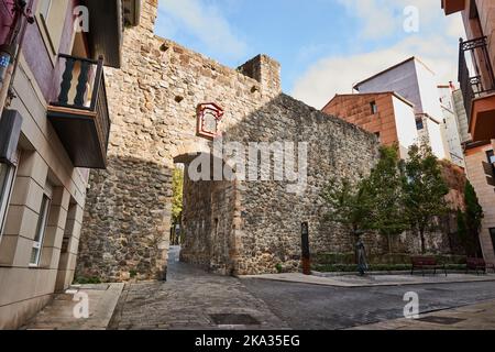 Puerta de San Juan (XIV. Jahrhundert), Bermeo, Biskaya, Baskenland, Euskadi, Euskal Herria, Spanien, Europa. Stockfoto